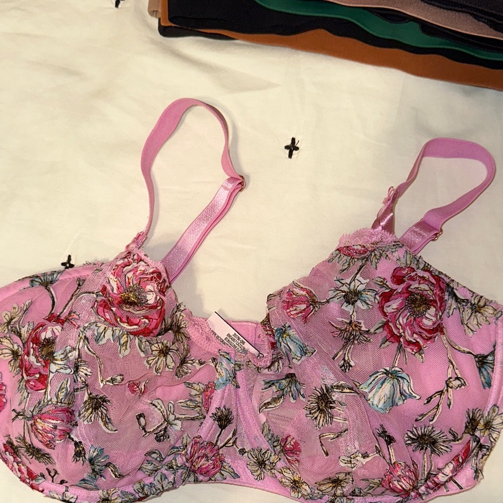 Victoria's Secret Pink Floral Lace Bra